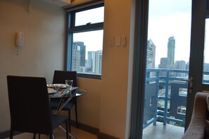 Loft | Opções para refeição no quarto