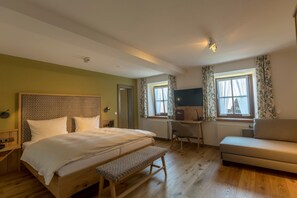Deluxe Double Room, 1 King Bed
