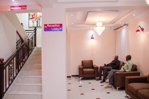 Sala de estar en el lobby