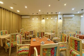 Free daily full breakfast - Hotel Roma Tunis (Tunis)