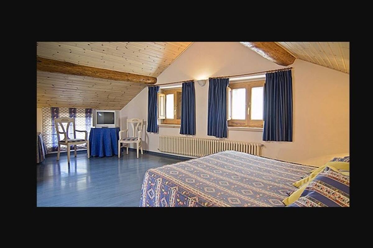 family quadruple room (2 adults + 2 kids) | premium bedding, in-room safe, free wifi, bed sheets