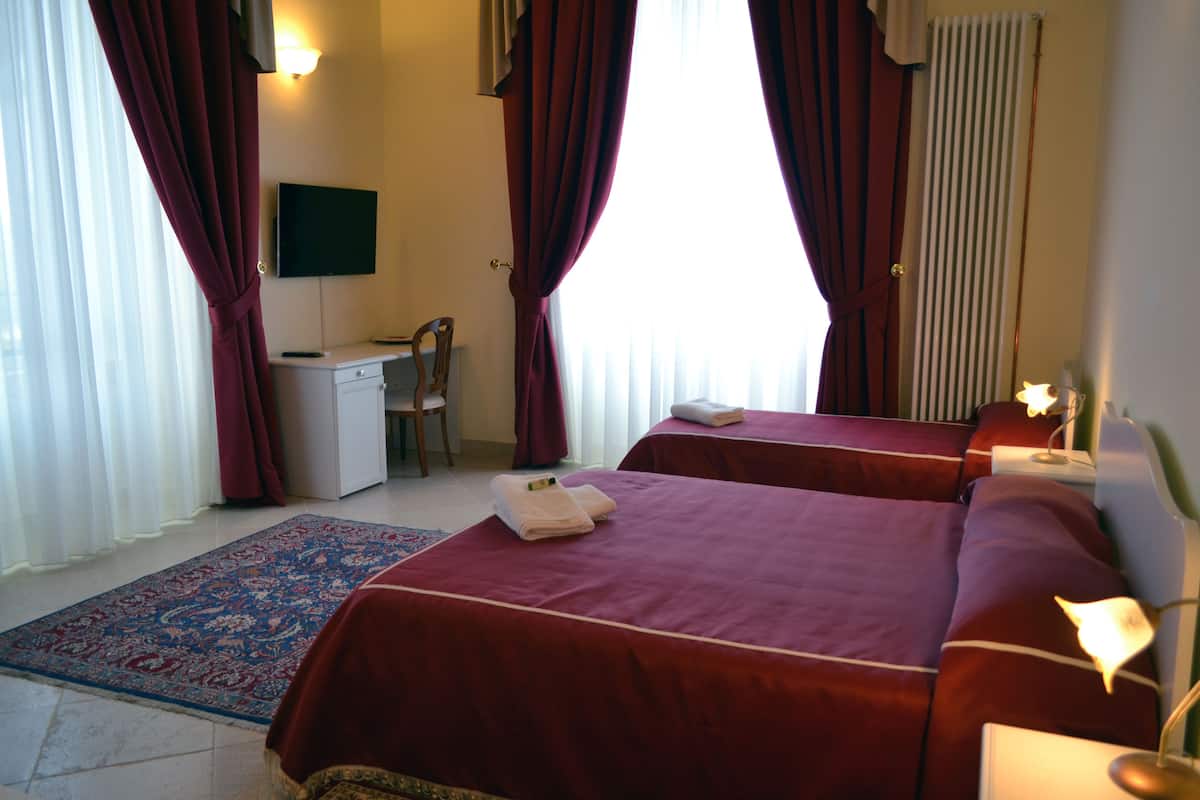 Triple Room | Premium bedding, minibar, desk, soundproofing