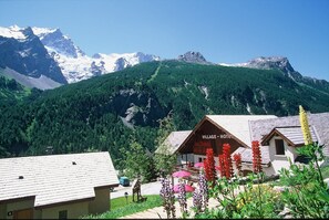 Aerial view - Appart Hotel Panoramic Village (La Grave)