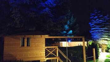 Children’s play area – outdoor