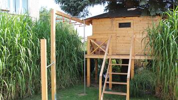 Children’s play area – outdoor