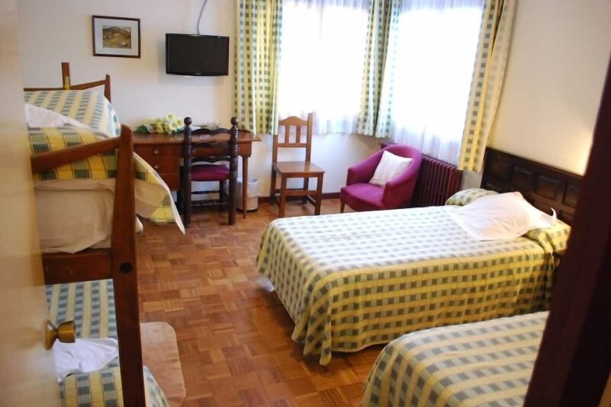 family quadruple room (2 adults + 2 kids) | free wifi