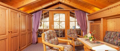 Individually decorated, individually furnished, desk