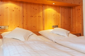 Apartment (Hubertus-Studio) | Individually decorated, individually furnished, desk - Haus Hubertus (Reit im Winkl)