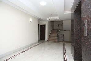 Lobby - OYO 15822 Ryan Residency (Gurugram)