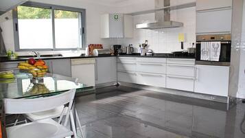 Villa, 3 Bedrooms, Private Pool, Ocean View | Private kitchen | Full-size fridge, microwave, oven, stovetop