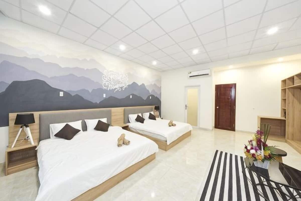 6 bedrooms, in-room safe, individually decorated, desk