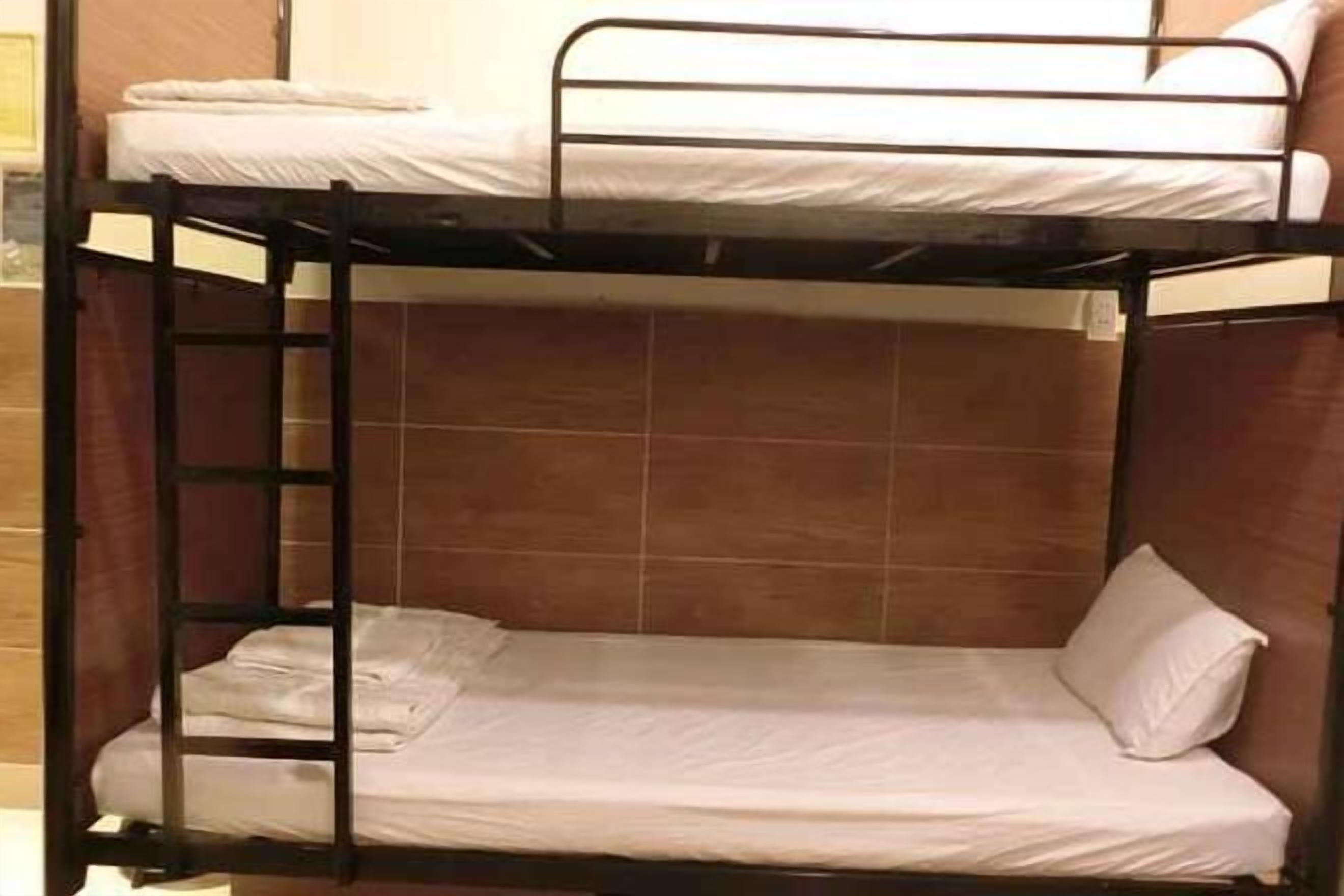 6 bedrooms, in-room safe, individually decorated, desk