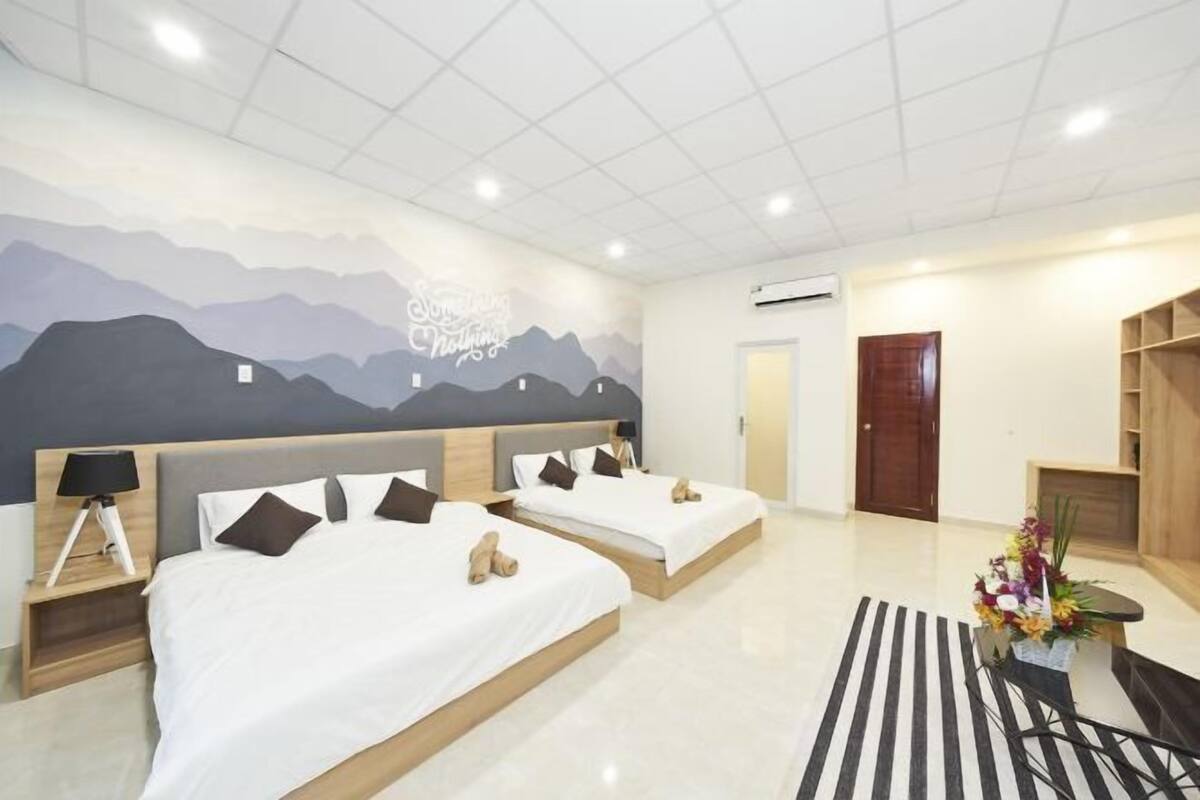 6 bedrooms, in-room safe, individually decorated, desk