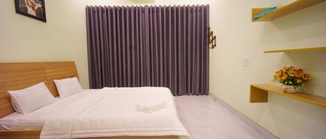 6 bedrooms, in-room safe, individually decorated, desk