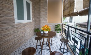Balcony - Language Exchange Hostel 1 (Ho Chi Minh City)