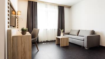 Superior Studio | Egyptian cotton sheets, premium bedding, in-room safe, desk