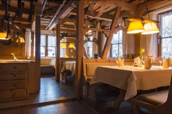 Desayuno buffet (EUR 18 por persona)