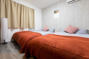 Family House | 1 bedroom, desk, free WiFi, bed sheets - Alivio House (Osaka)