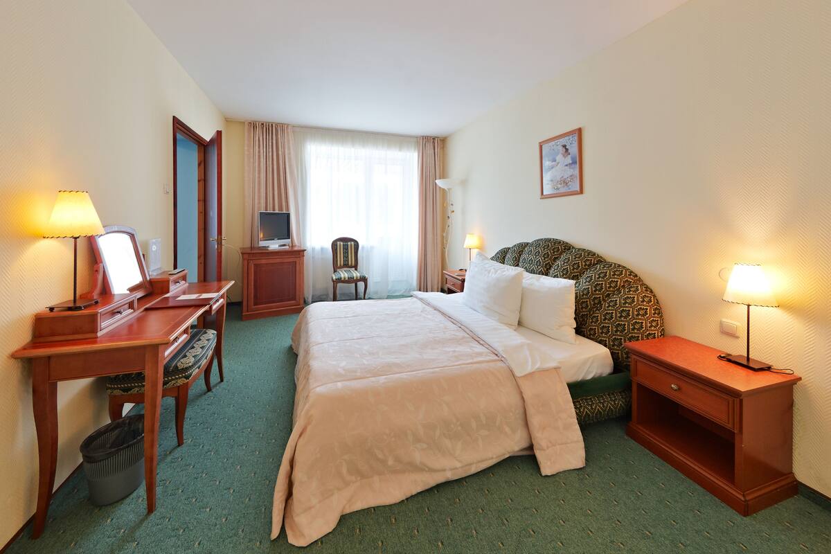 Appartamento familiare | Minibar, una cassaforte in camera, ferro/asse da stiro