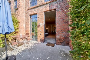 Loft Apartment 04 | Terrace/patio - havelblau FERIENLOFTS (Brandenburg an der Havel)