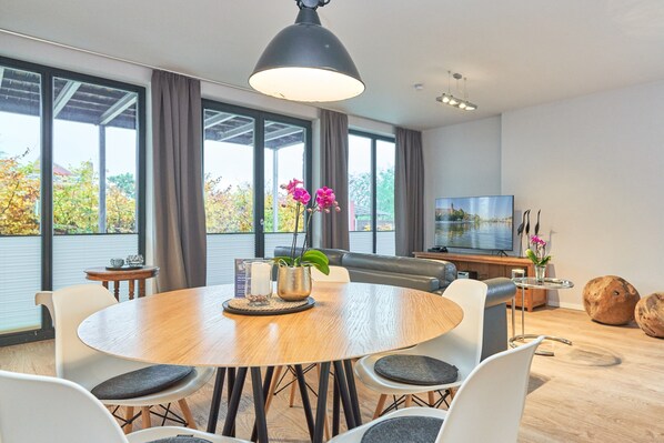 Apartment (07, excl. 95 EUR cleaning fee) | In-room dining