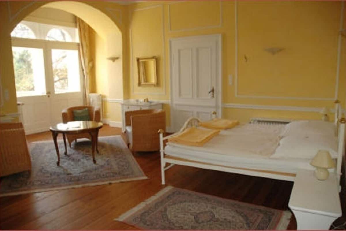 suite (luisensuite) | individually decorated, individually furnished, free wifi, bed sheets