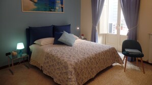 Habitación Confort doble, balcón | Sábanas de algodón egipcio y ropa de cama de alta calidad