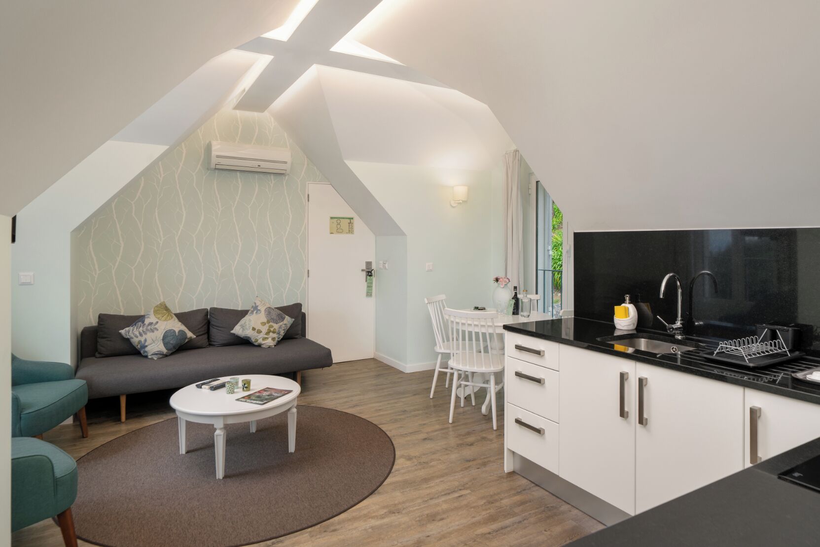 1-bed Loft Superior Suite | Living area | Flat-screen TV