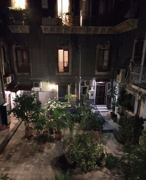 Courtyard - Stesicoro Exclusive Rooms (Catania)