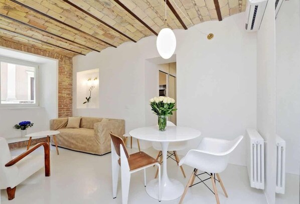 Living area - Charming flat near Colosseum (Rome)