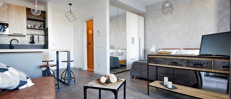 Studio, 1 Bedroom, Terrace, City View