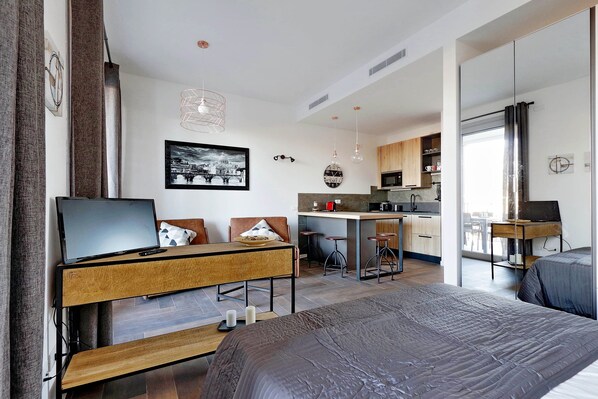 Studio, 1 chambre, terrasse, vue ville