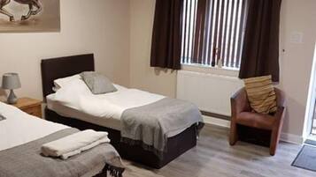 Twin Room | Free WiFi, bed sheets