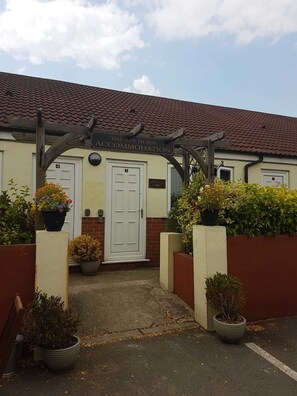 Entrada al alojamiento