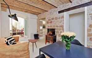 Appartamento, 1 camera da letto | Soggiorno | TV a schermo piatto