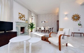 Apartment, 3 Bedrooms | Living room