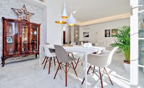 Apartment, 3 Schlafzimmer | Wohnzimmer | LCD-Fernseher