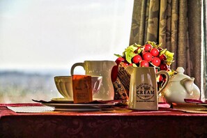 Free daily buffet breakfast - B&B Le Cascatelle (Cerveteri)