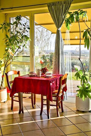 Desayuno buffet incluido todos los días 