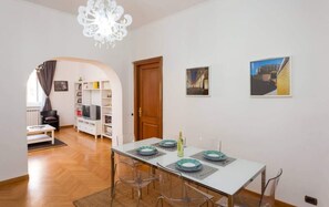 Condo, 2 Bedrooms, Non Smoking | In-room dining