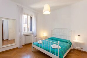 Condo, 2 phòng ngủ, không hút thuốc | 2 phòng ngủ, chăn bông, bàn ủi/dụng cụ ủi quần áo 