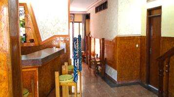 Lobby-Lounge