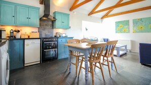In-room dining - Lovely Barn, Tranquil Location! (Truro)