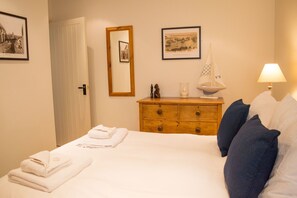 2 bedrooms - Lovely Barn, Tranquil Location! (Truro)