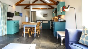 Private kitchen - Lovely Barn, Tranquil Location! (Truro)