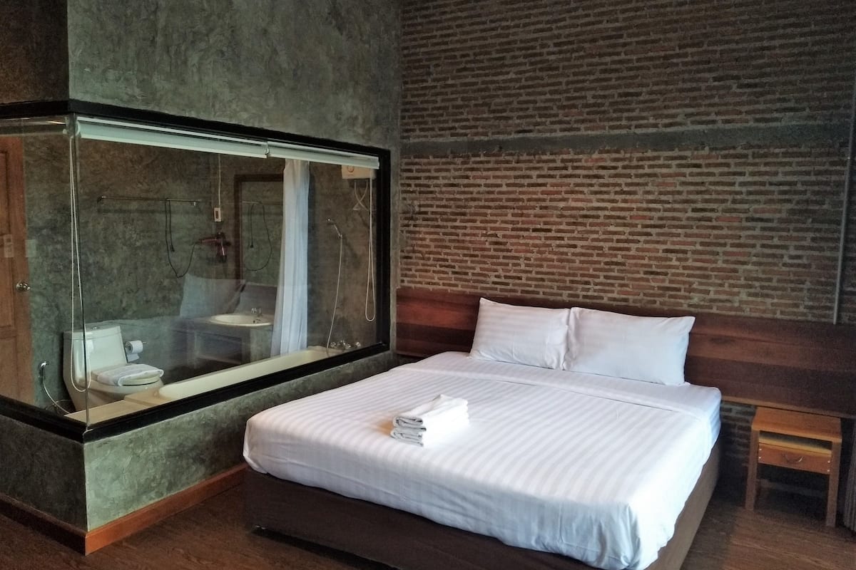Standard Double room | Minibar (free items), in-room safe, blackout drapes, soundproofing
