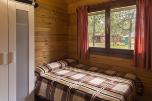 平房, 2 间卧室 | 特色装修、特色家居、婴儿床、床单