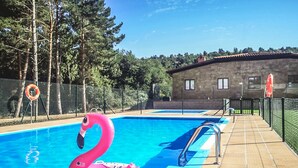 Seasonal outdoor pool - Bungalows Puerta de la Demanda (Villasur de Herreros)
