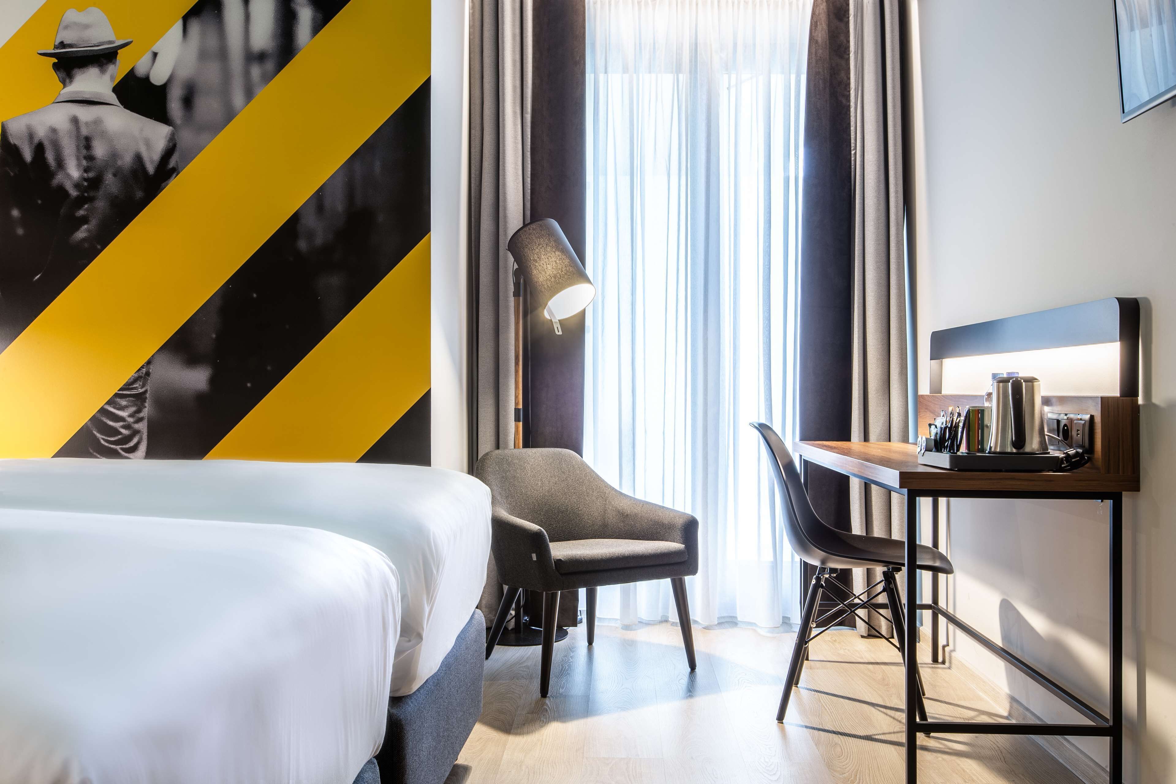 standard room | in-room safe, desk, free cots/infant beds, free wifi