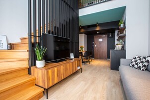 1 phòng ngủ, két bảo mật tại phòng, bàn 